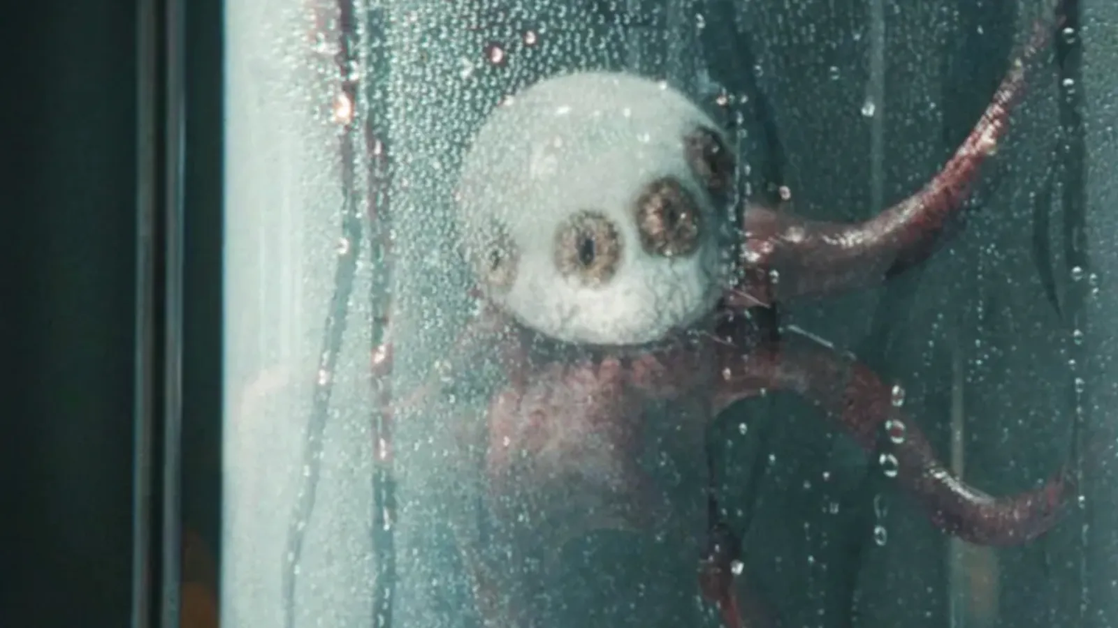 This Show's Ocular Creature Turns More Frightening Like Never Before in This Week's Chapter